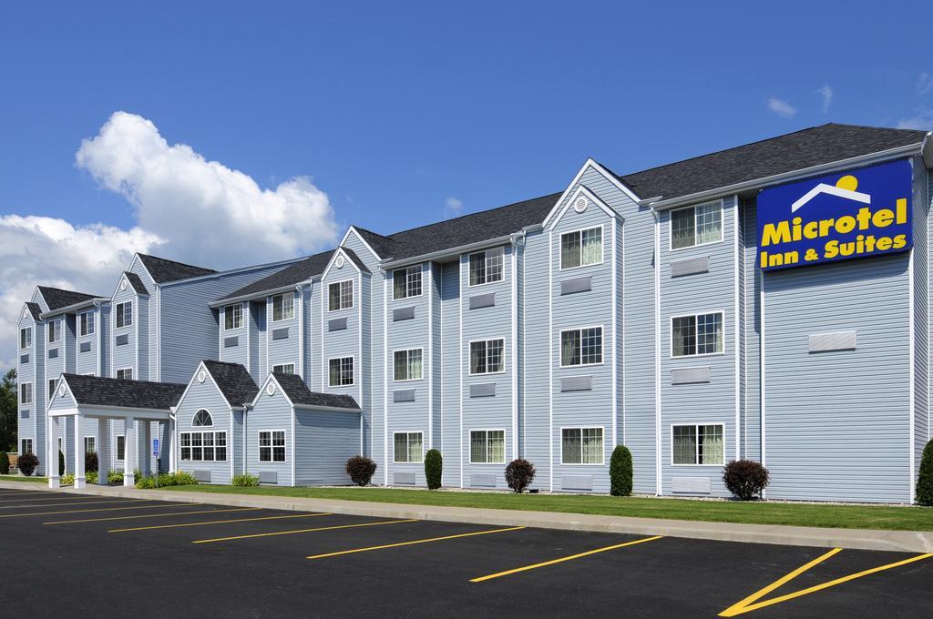 Microtel Inn & Suites By Wyndham Plattsburgh Exterior photo