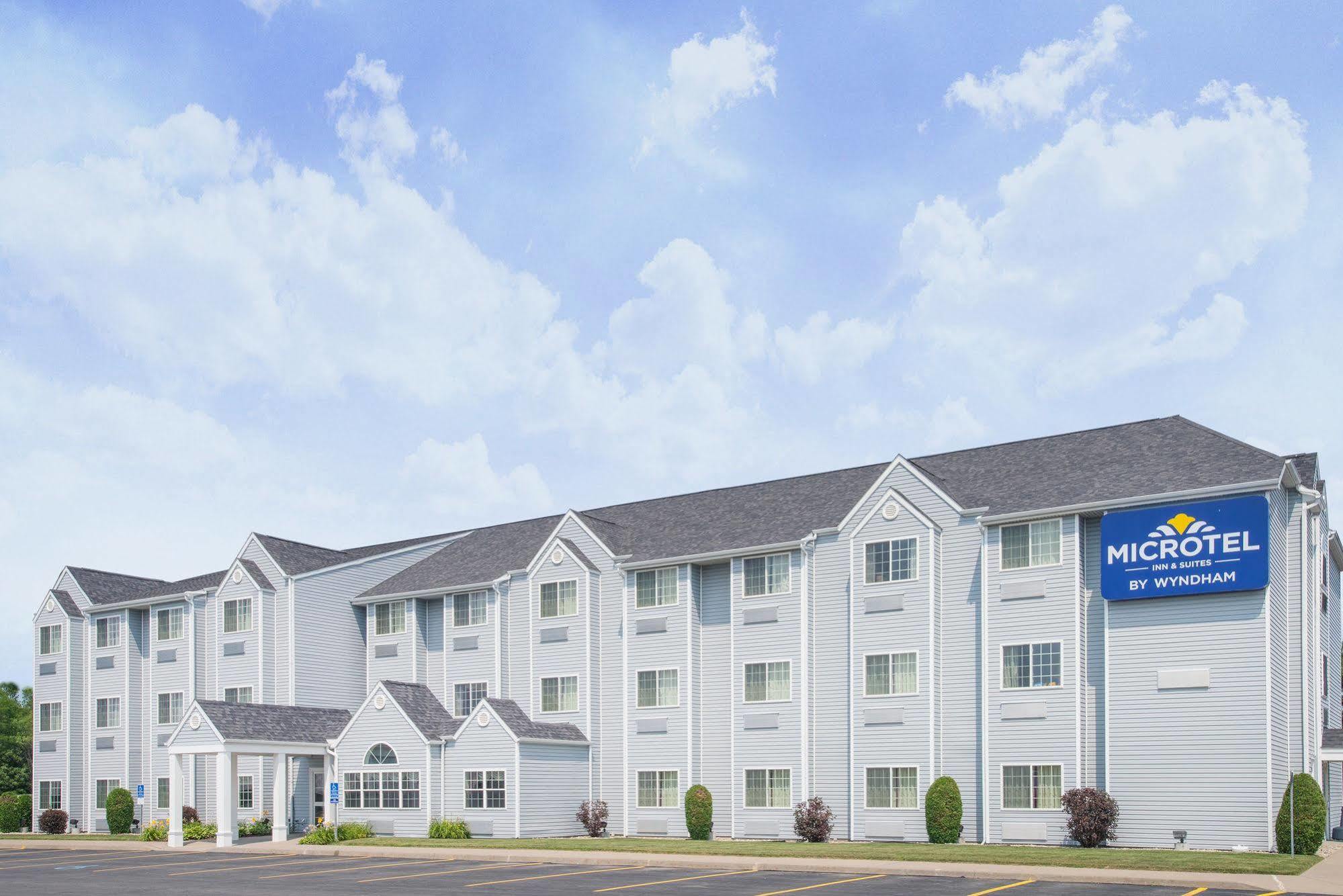 Microtel Inn & Suites By Wyndham Plattsburgh Exterior photo